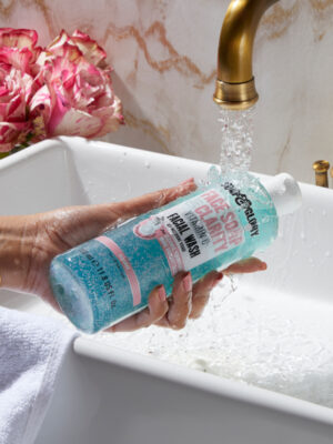 Soap & Glory - Face Soap & Clarity Vitamin C Facial Wash 350ml - Image 3