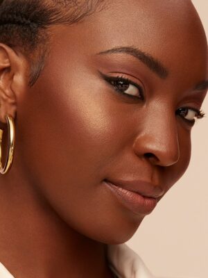 Revlon ColorStay Longwear Makeup for Combination/Oily Skin, SPF 15 - Image 5