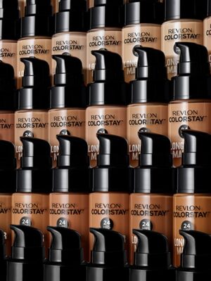 Revlon ColorStay Longwear Makeup for Combination/Oily Skin, SPF 15 - Image 3